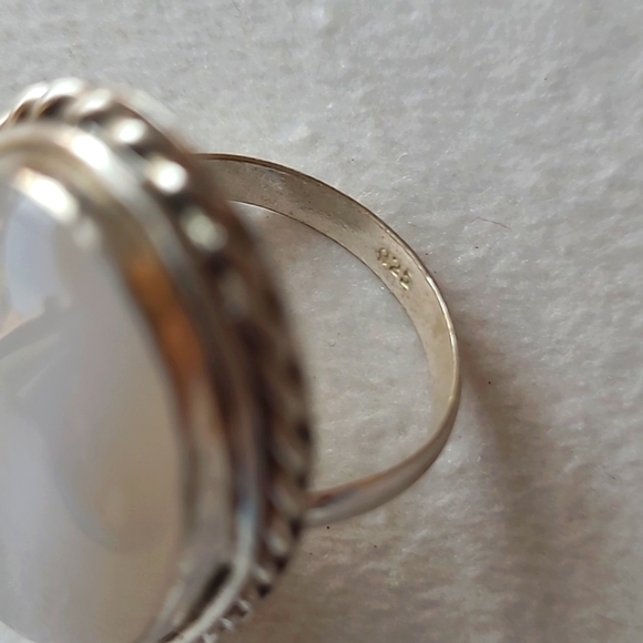 925 Silver White Agate Ring Size 8.5 - Picture 3 of 7